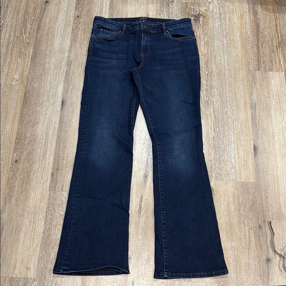 Kut from the Kloth Size 14 Blue Boot Cut Jeans with Classic Style - Picture 14 of 14
